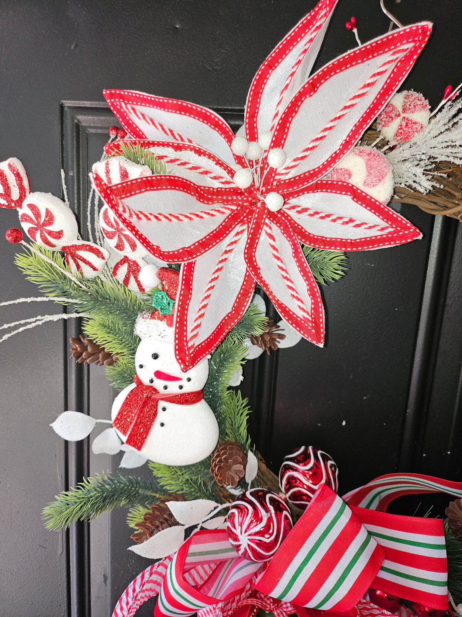 Peppermint Snowman Christmas Grapevine Wreath image 3