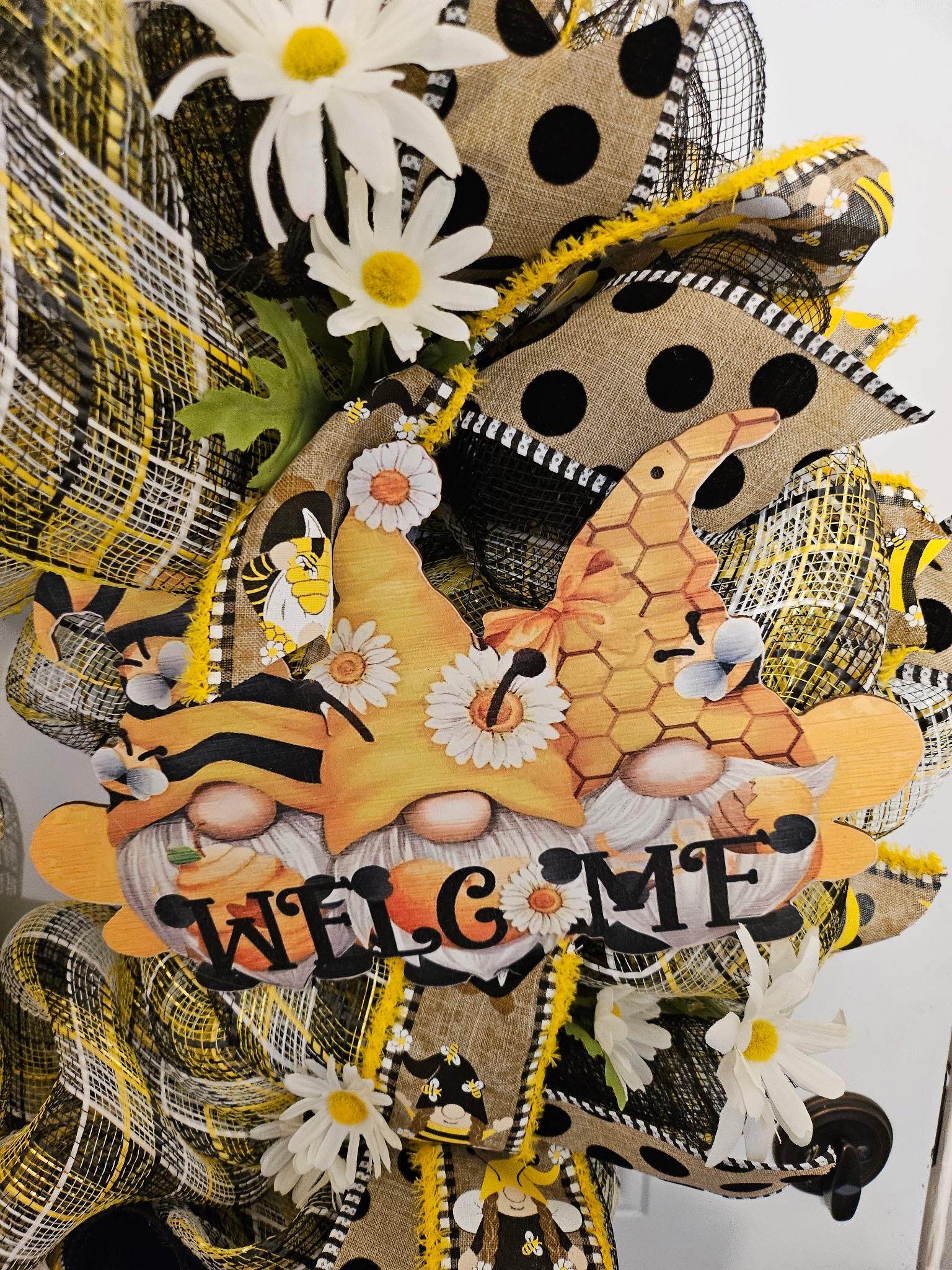 Bee-Themed Welcome Wreath image 2