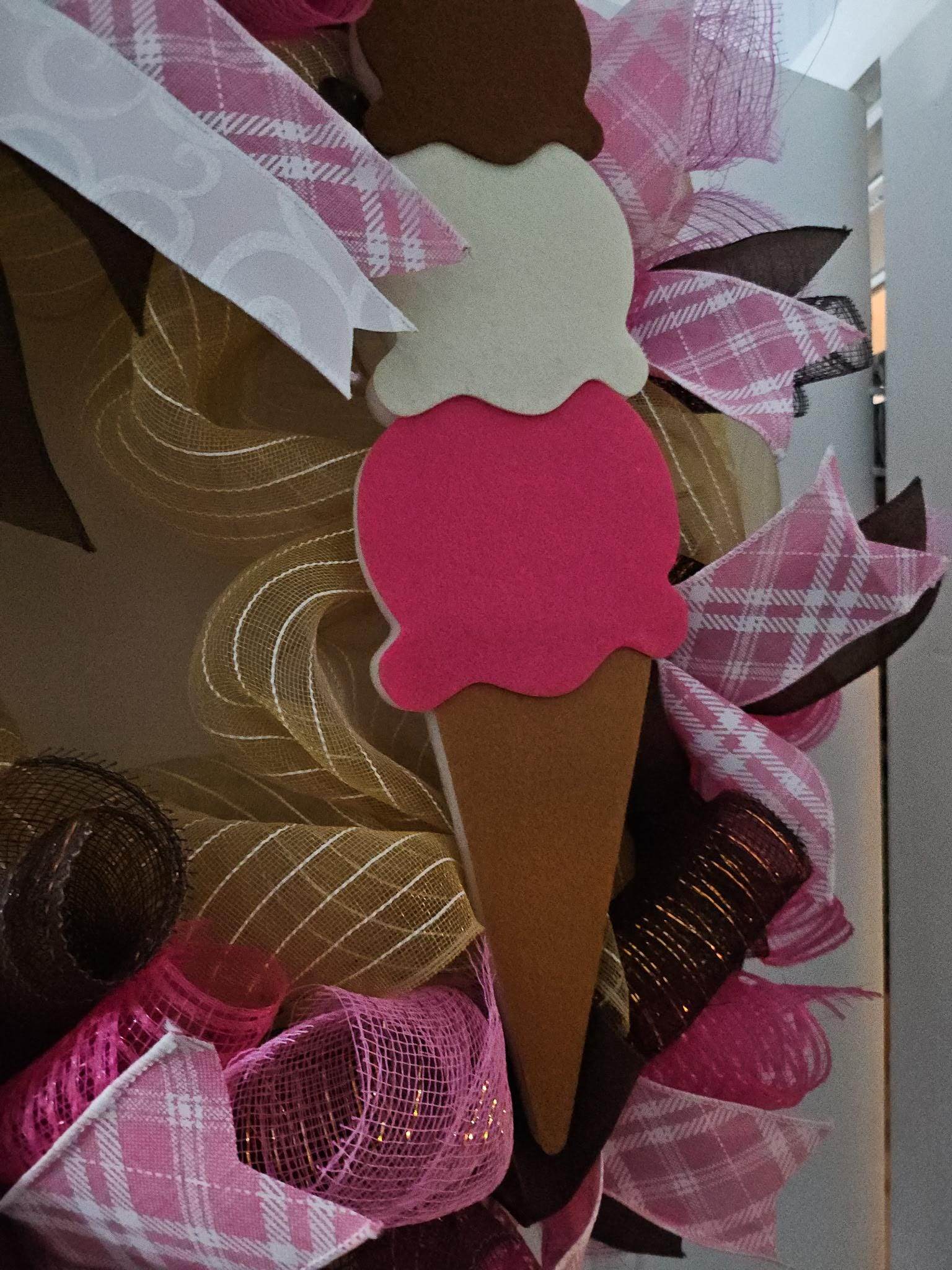 Hello Summer Ice Cream Cone Wreath image 3