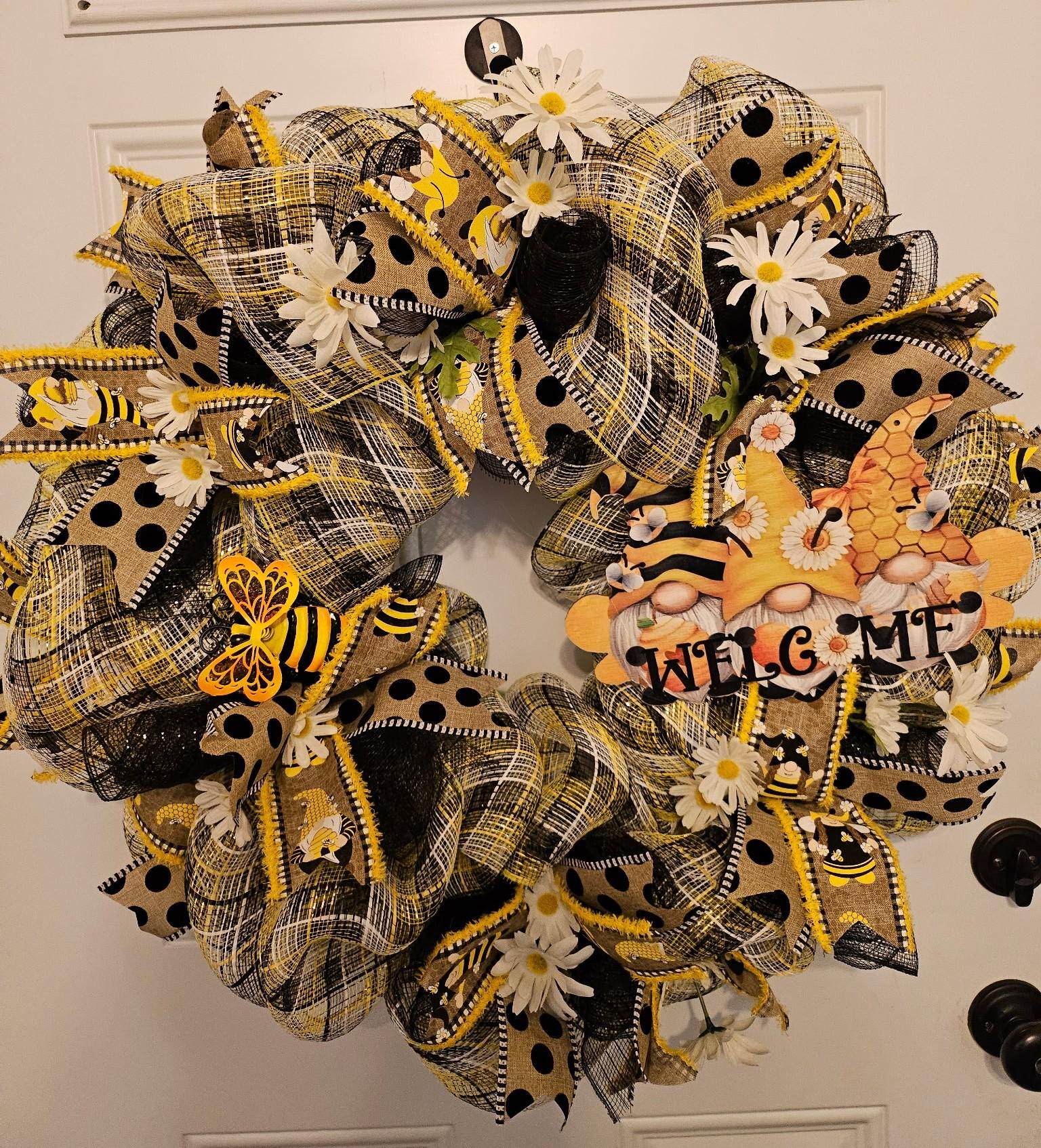 Bee-Themed Welcome Wreath